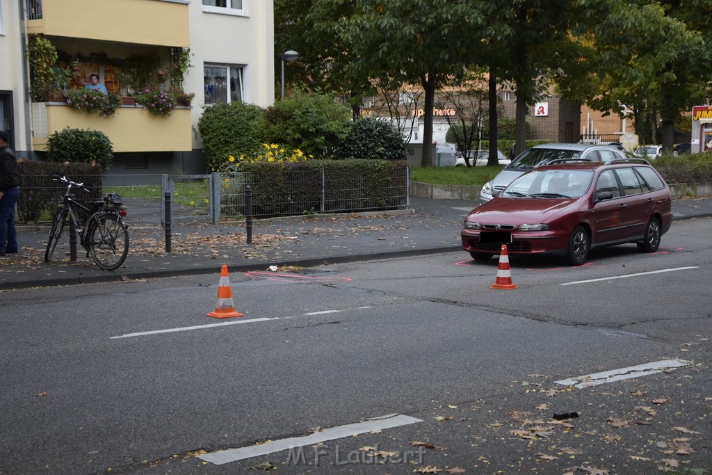 VU Rad Pkw Koeln Buchheim Herlerstr P33.JPG - Miklos Laubert